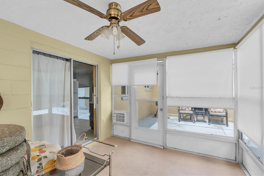 Activo con contrato: $215,000 (2 camas, 2 baños, 1032 Pies cuadrados)