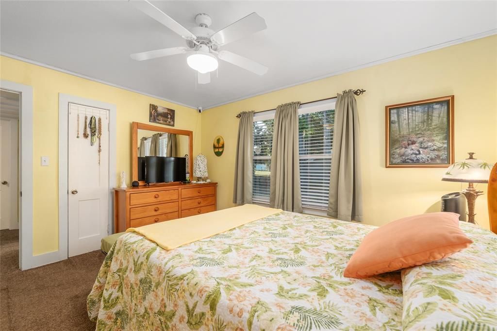 For Sale: $196,000 (3 beds, 1 baths, 1440 Square Feet)