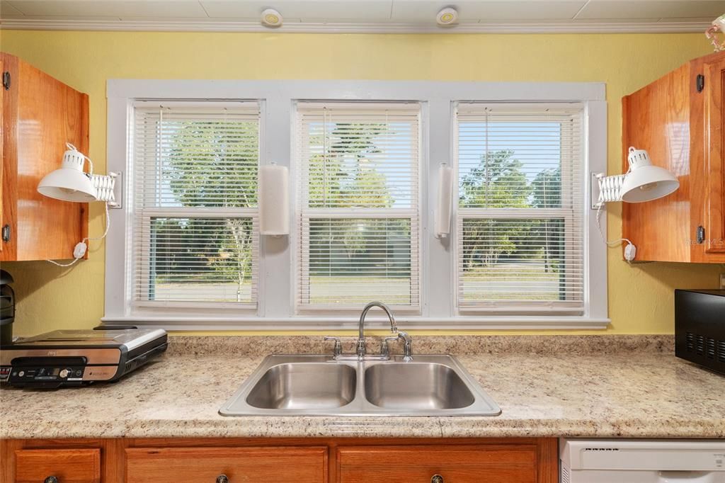 For Sale: $196,000 (3 beds, 1 baths, 1440 Square Feet)