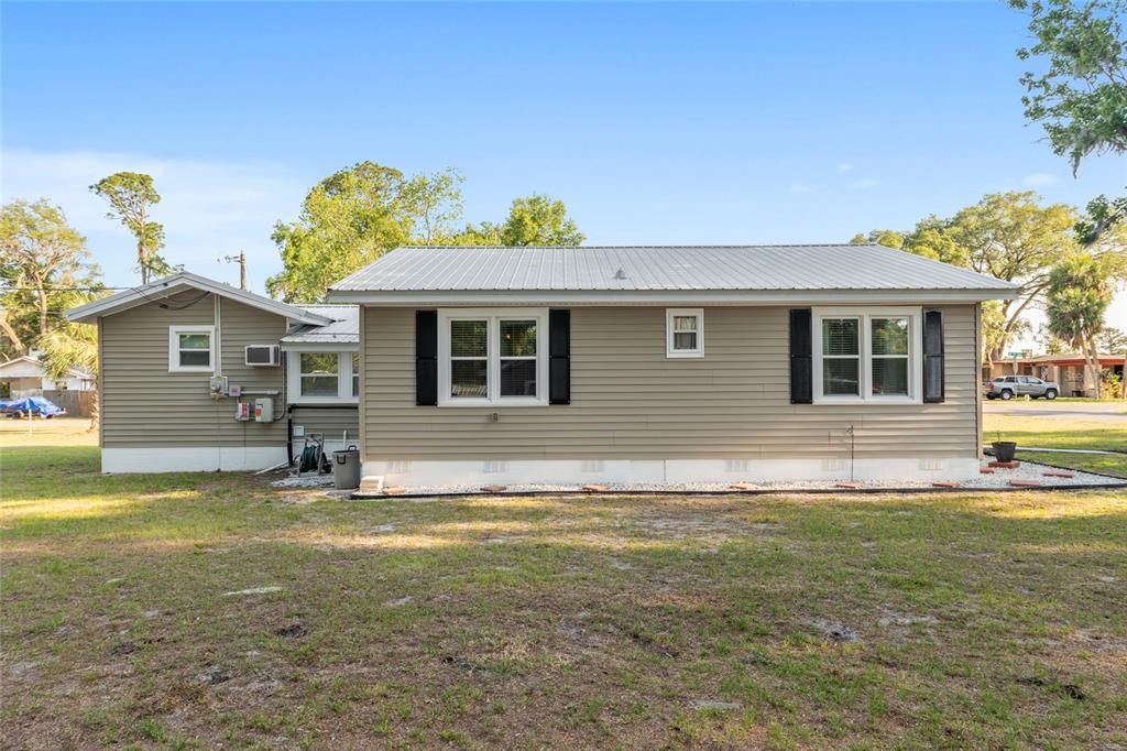 For Sale: $196,000 (3 beds, 1 baths, 1440 Square Feet)
