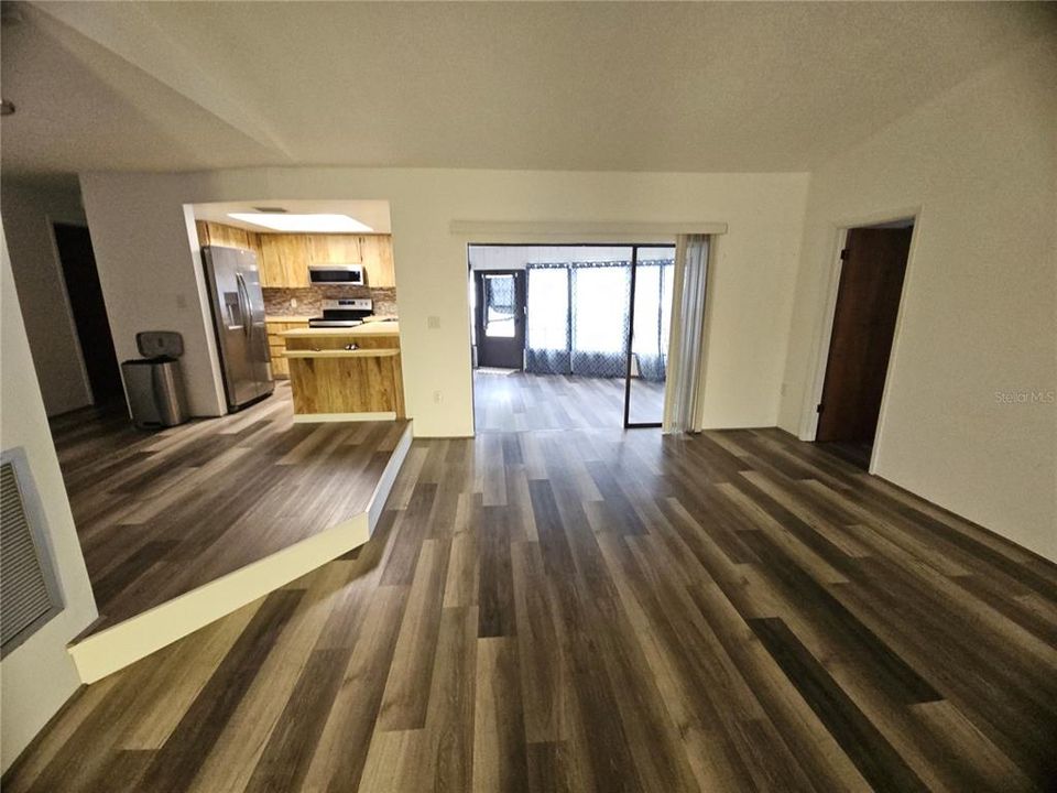 出租: $3,495 (3 贝兹, 2 浴室, 1601 平方英尺)