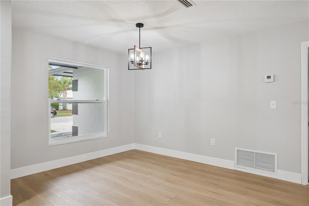 En Venta: $519,900 (3 camas, 2 baños, 1627 Pies cuadrados)