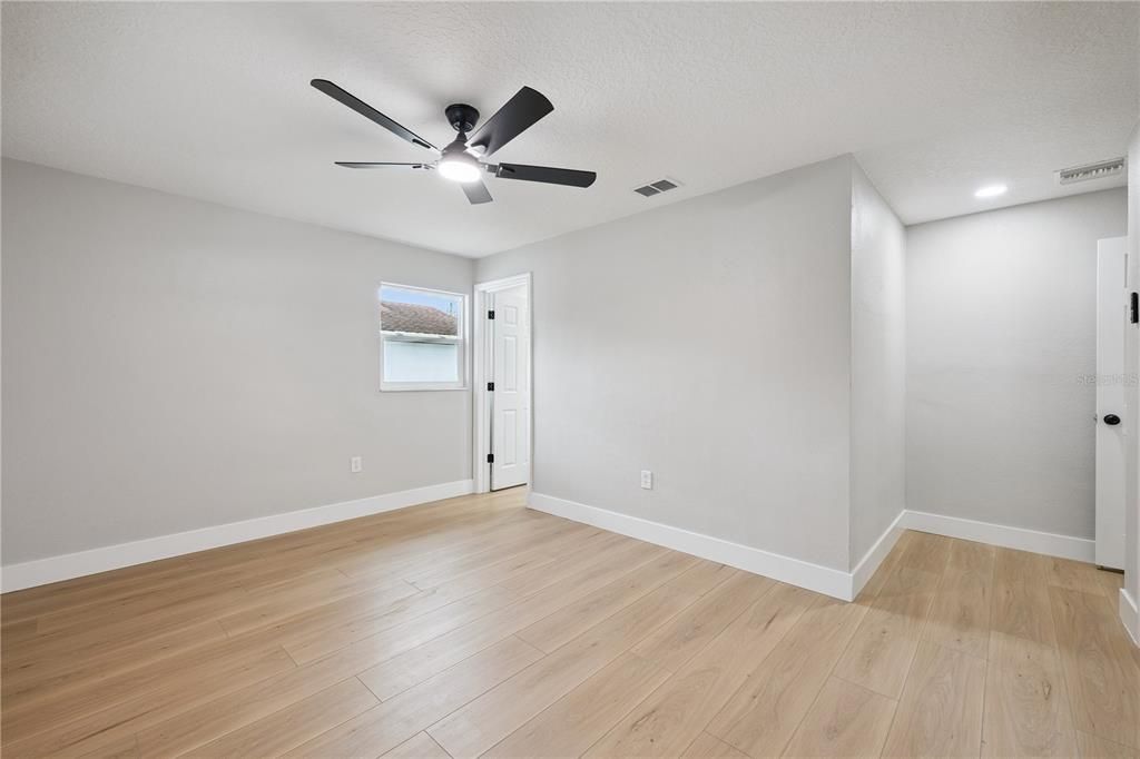 En Venta: $519,900 (3 camas, 2 baños, 1627 Pies cuadrados)