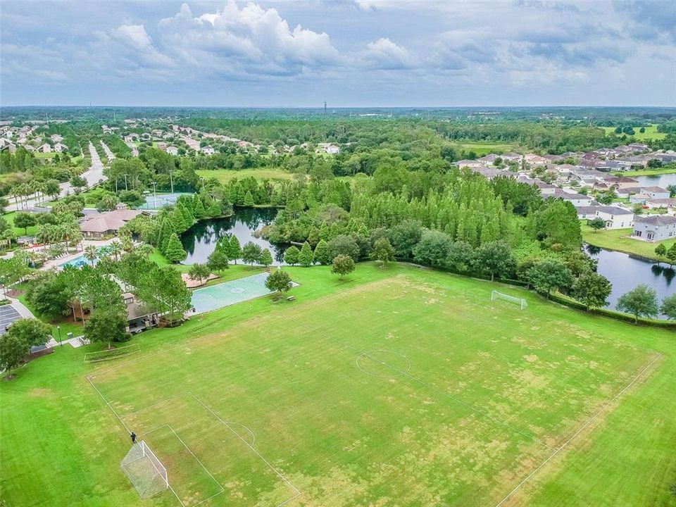 Под контрактом: $390,000 (4 спален, 2 ванн, 1879 Квадратных фут)