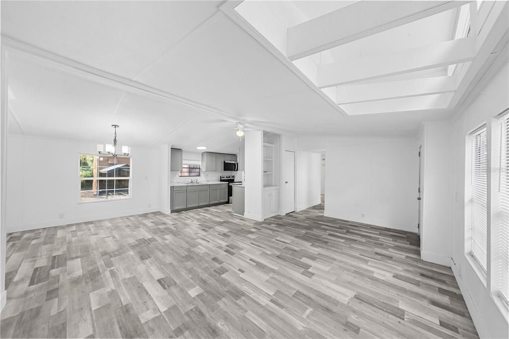 待售: $194,997 (3 贝兹, 2 浴室, 1099 平方英尺)