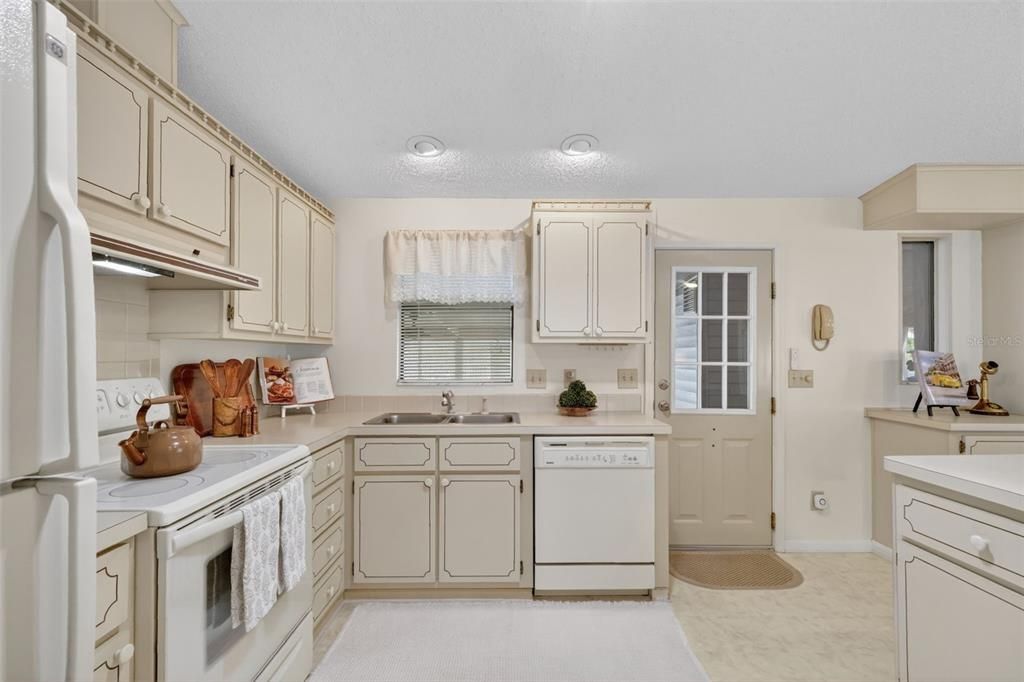 Activo con contrato: $225,000 (2 camas, 2 baños, 1352 Pies cuadrados)