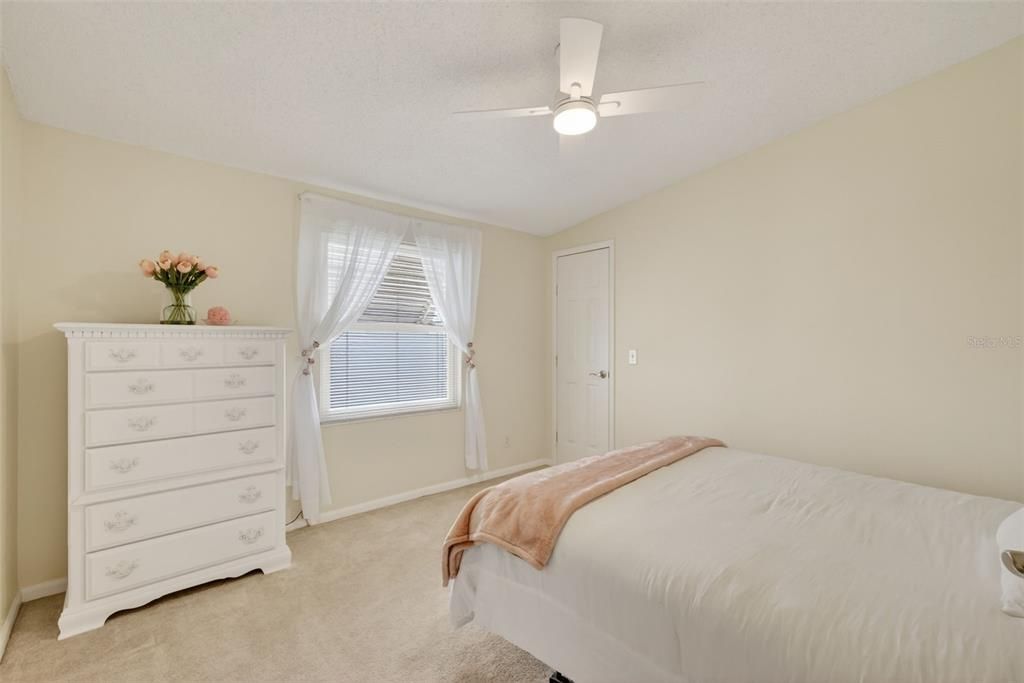 Activo con contrato: $225,000 (2 camas, 2 baños, 1352 Pies cuadrados)