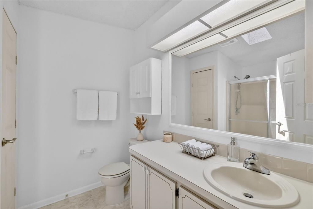 Activo con contrato: $225,000 (2 camas, 2 baños, 1352 Pies cuadrados)