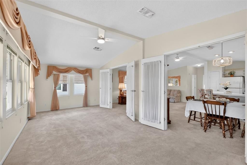 Activo con contrato: $225,000 (2 camas, 2 baños, 1352 Pies cuadrados)