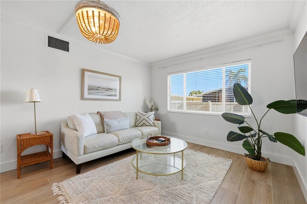 В аренду: $2,450 (1 спален, 1 ванн, 698 Квадратных фут)