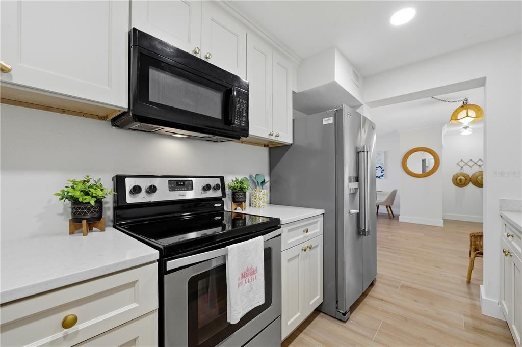 В аренду: $2,450 (1 спален, 1 ванн, 698 Квадратных фут)
