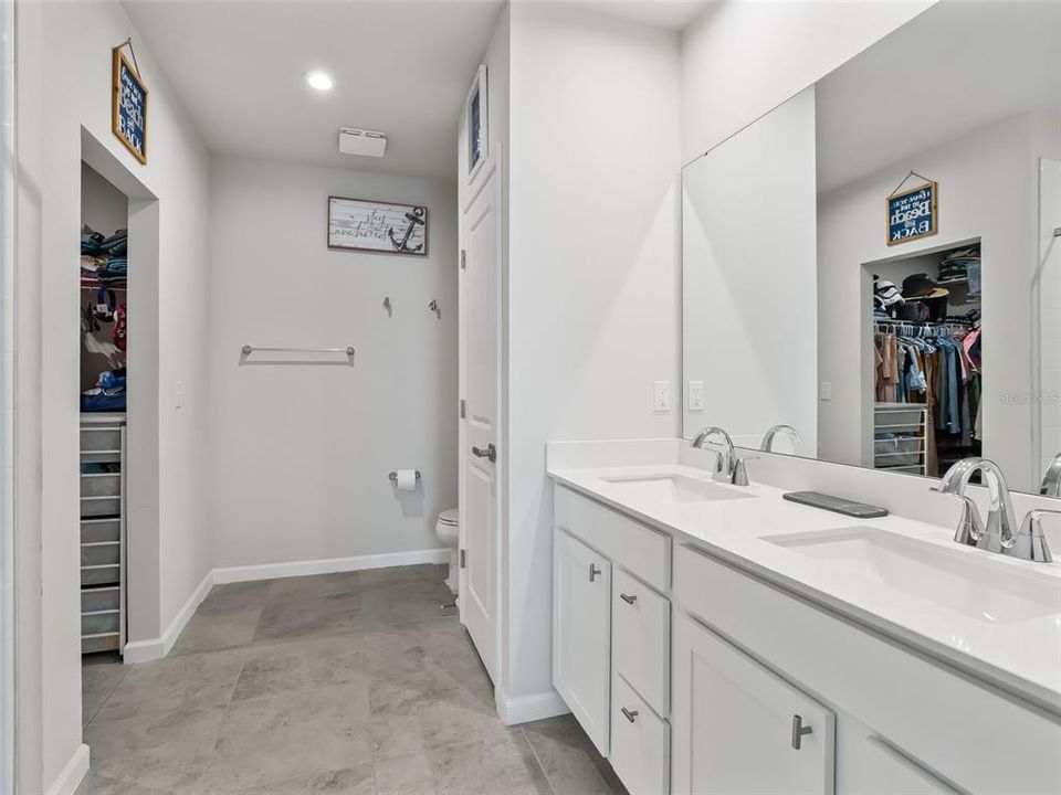 For Sale: $290,000 (3 beds, 2 baths, 1450 Square Feet)