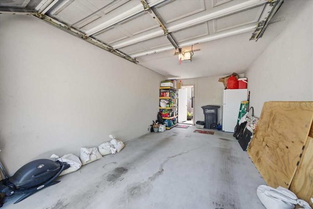 Activo con contrato: $230,000 (2 camas, 2 baños, 1115 Pies cuadrados)