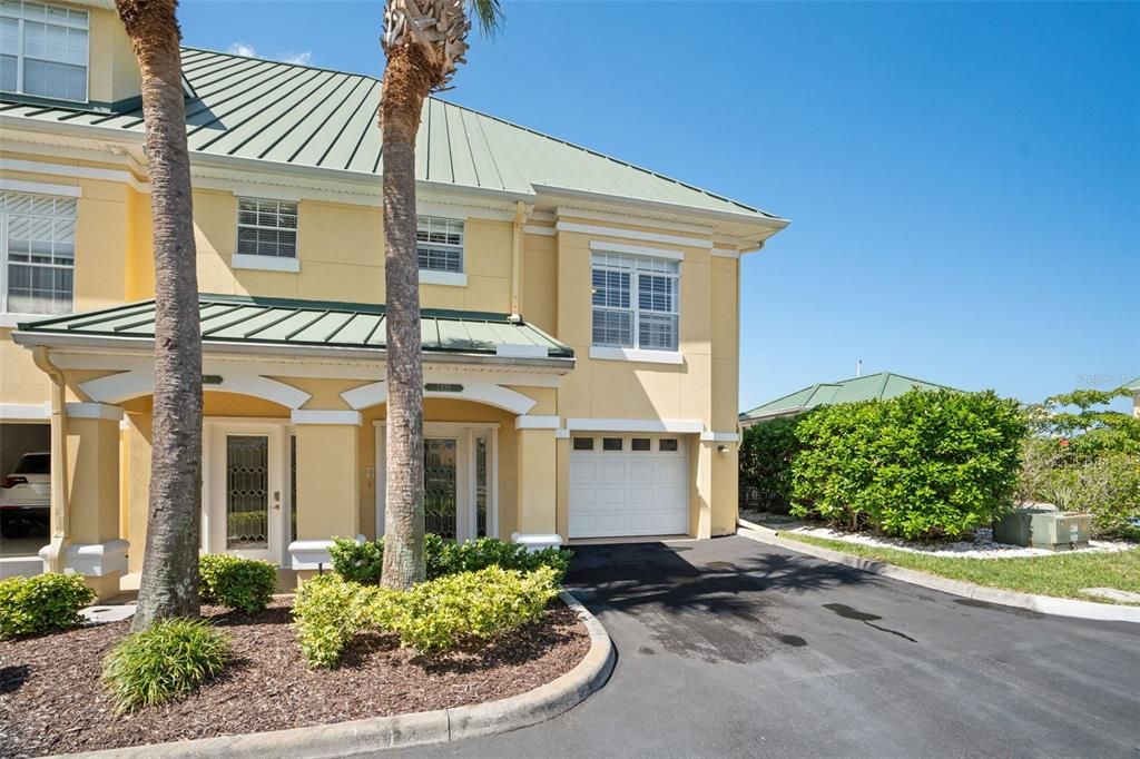 For Rent: $6,200 (3 beds, 2 baths, 2350 Square Feet)
