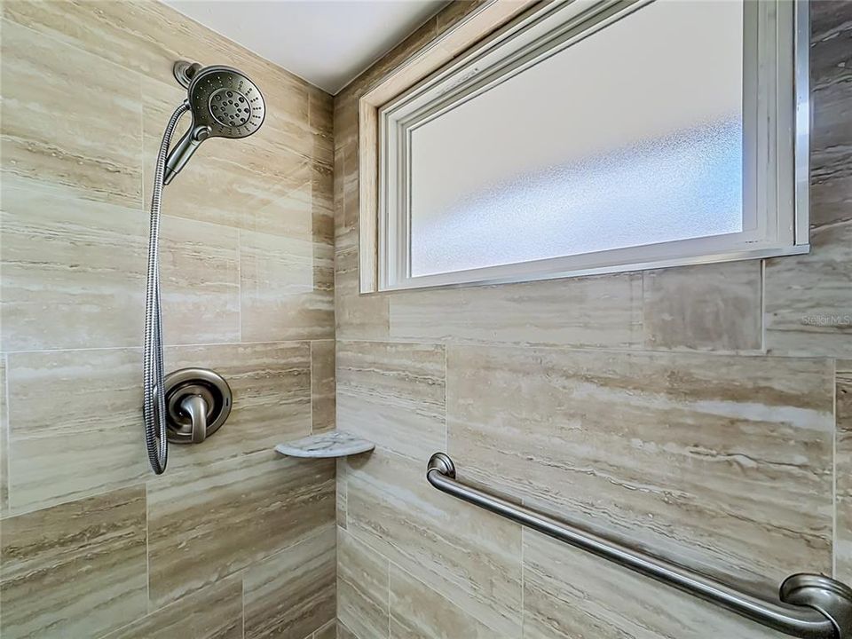 Под контрактом: $499,000 (3 спален, 2 ванн, 1825 Квадратных фут)