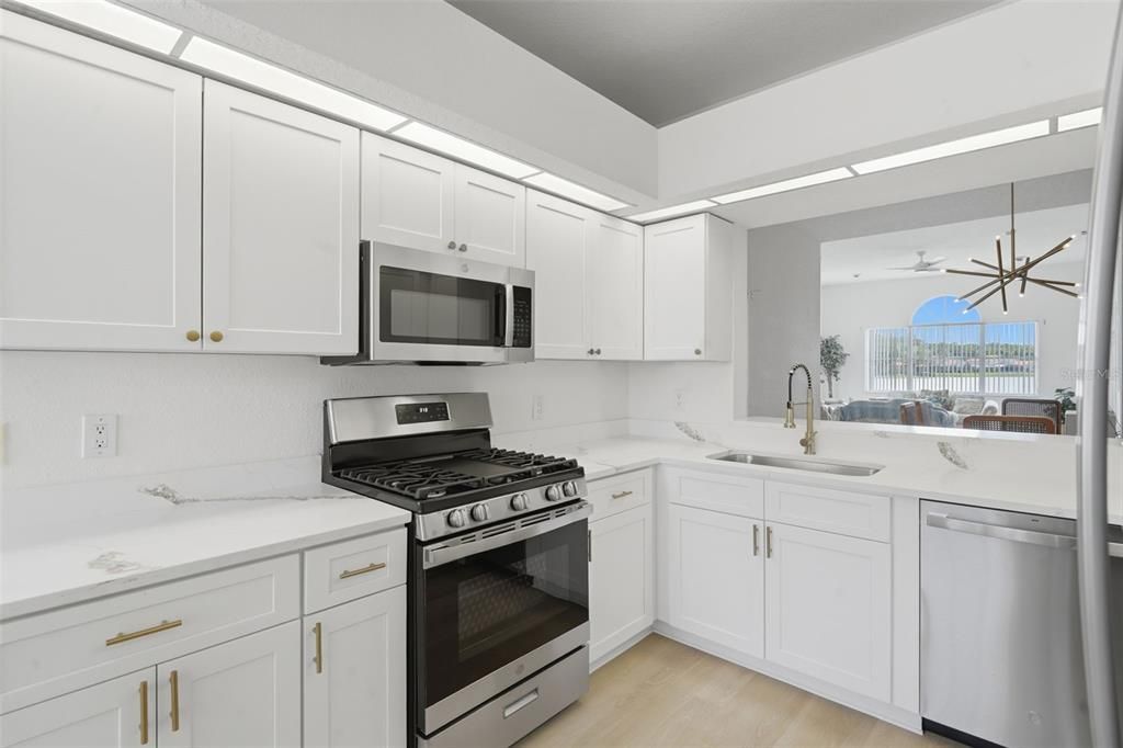 En Venta: $479,900 (3 camas, 2 baños, 2462 Pies cuadrados)