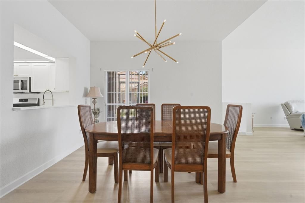 En Venta: $479,900 (3 camas, 2 baños, 2462 Pies cuadrados)