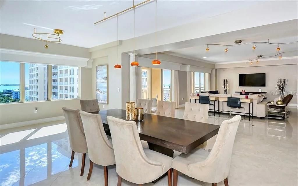 En Venta: $2,650,000 (3 camas, 2 baños, 3553 Pies cuadrados)