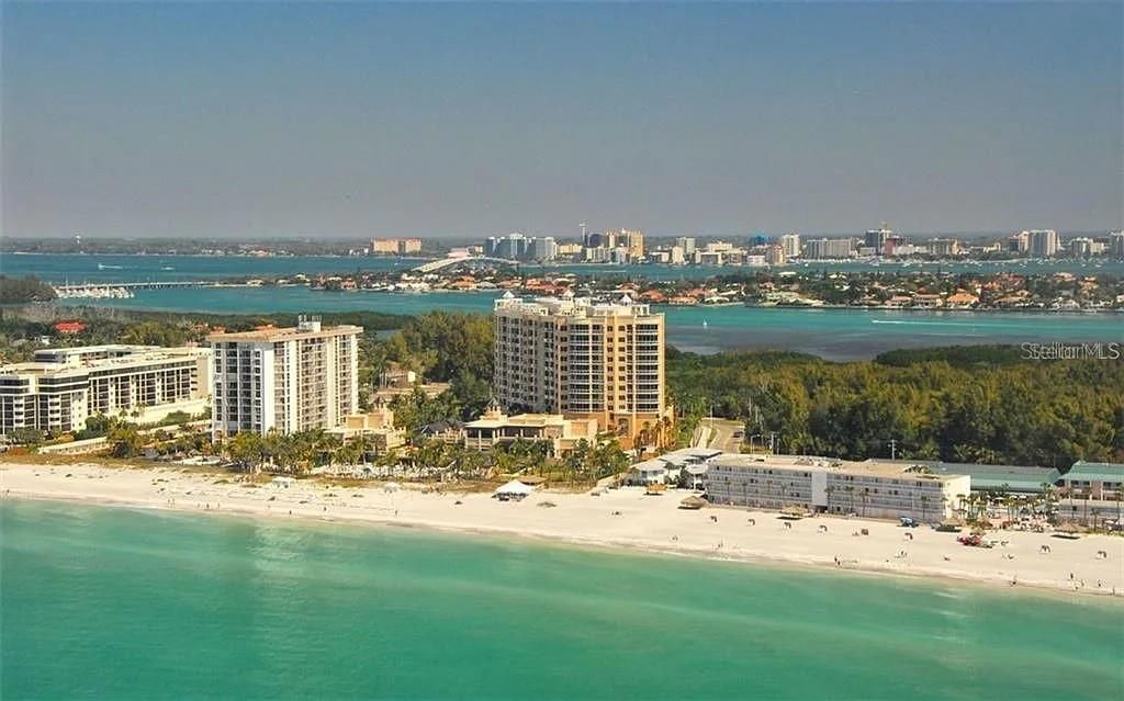 En Venta: $2,650,000 (3 camas, 2 baños, 3553 Pies cuadrados)