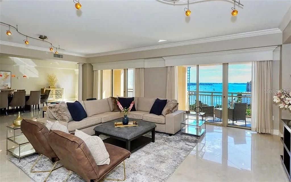 En Venta: $2,650,000 (3 camas, 2 baños, 3553 Pies cuadrados)
