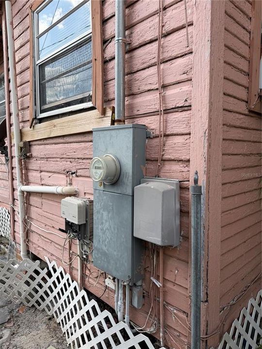 For Sale: $180,000 (3 beds, 1 baths, 1332 Square Feet)