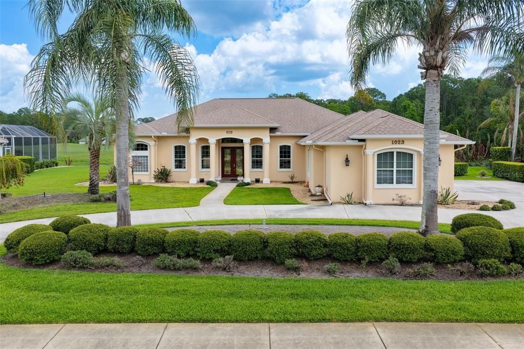 For Sale: $1,100,000 (3 beds, 3 baths, 2601 Square Feet)