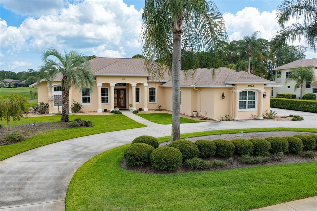 For Sale: $1,100,000 (3 beds, 3 baths, 2601 Square Feet)