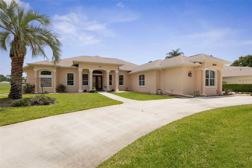 For Sale: $1,100,000 (3 beds, 3 baths, 2601 Square Feet)