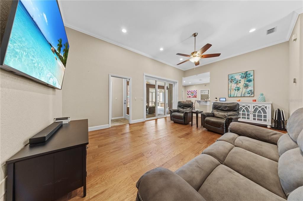 For Sale: $777,700 (4 beds, 3 baths, 2363 Square Feet)