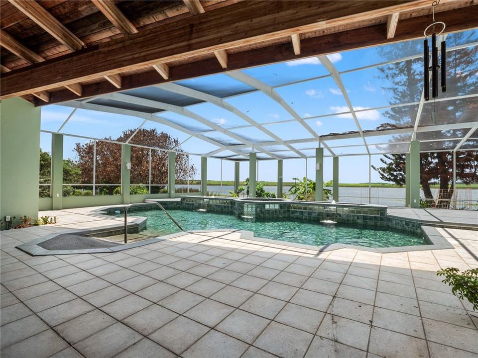 En Venta: $1,250,000 (6 camas, 5 baños, 7035 Pies cuadrados)