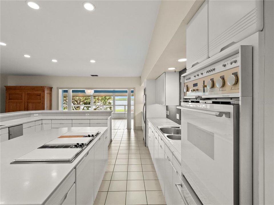 En Venta: $1,250,000 (6 camas, 5 baños, 7035 Pies cuadrados)