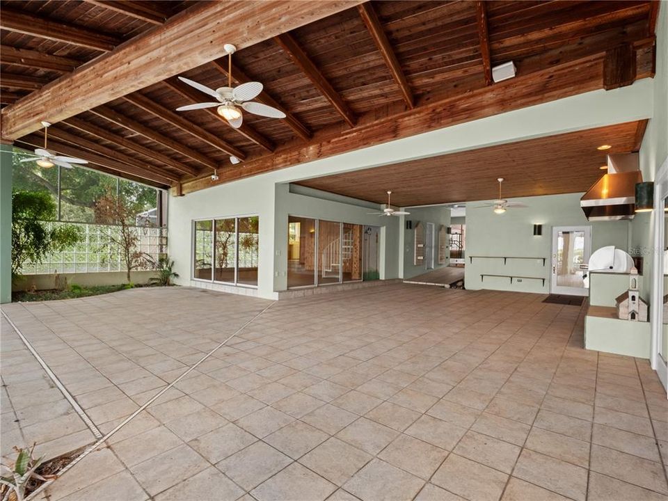 En Venta: $1,250,000 (6 camas, 5 baños, 7035 Pies cuadrados)