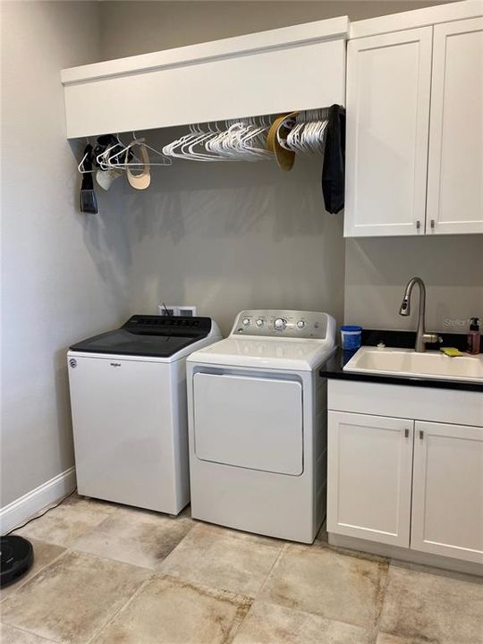 For Rent: $4,000 (3 beds, 3 baths, 2415 Square Feet)
