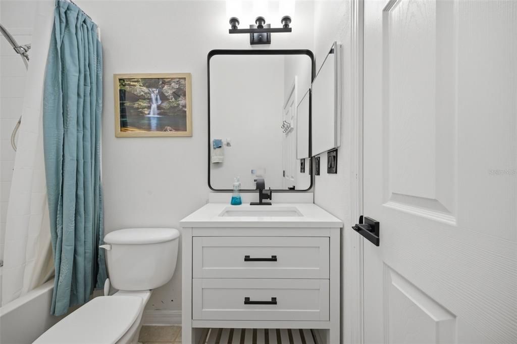 Active With Contract: $240,000 (3 beds, 2 baths, 1387 Square Feet)