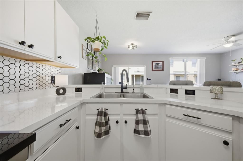 Active With Contract: $240,000 (3 beds, 2 baths, 1387 Square Feet)
