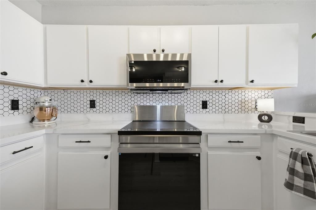 Active With Contract: $240,000 (3 beds, 2 baths, 1387 Square Feet)