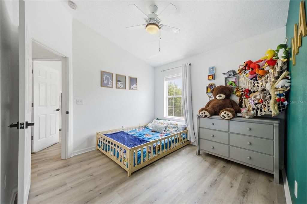 Active With Contract: $240,000 (3 beds, 2 baths, 1387 Square Feet)
