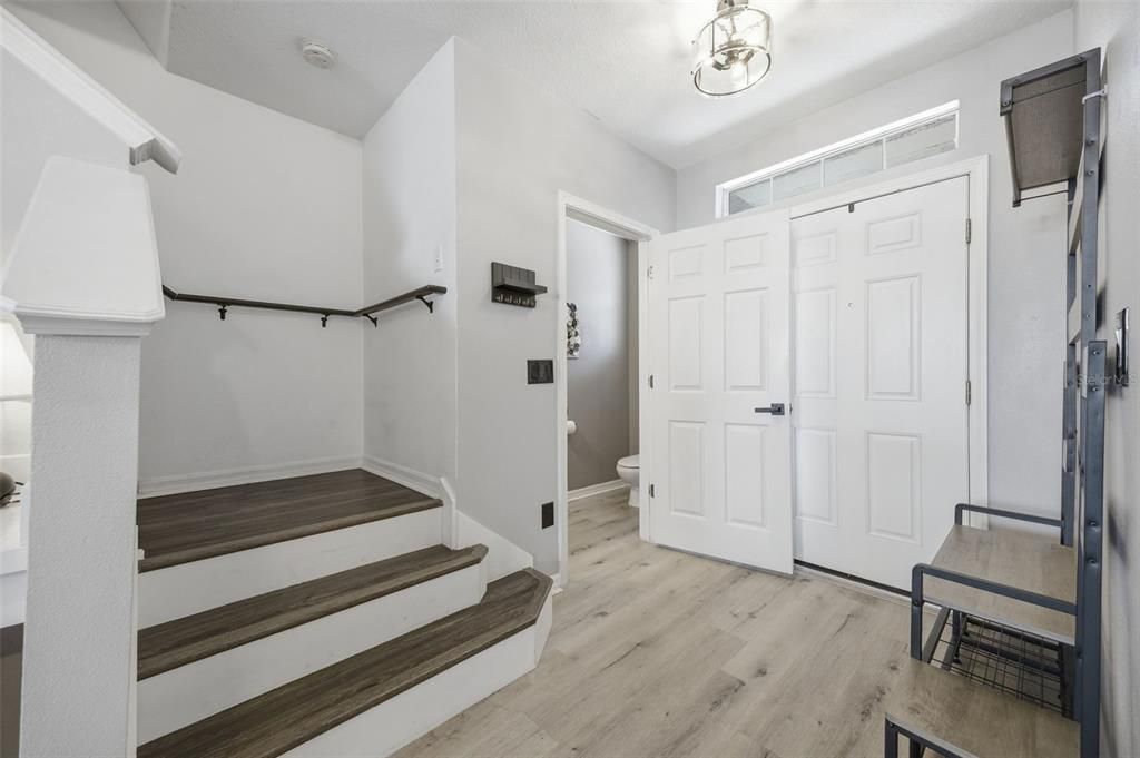 Active With Contract: $240,000 (3 beds, 2 baths, 1387 Square Feet)