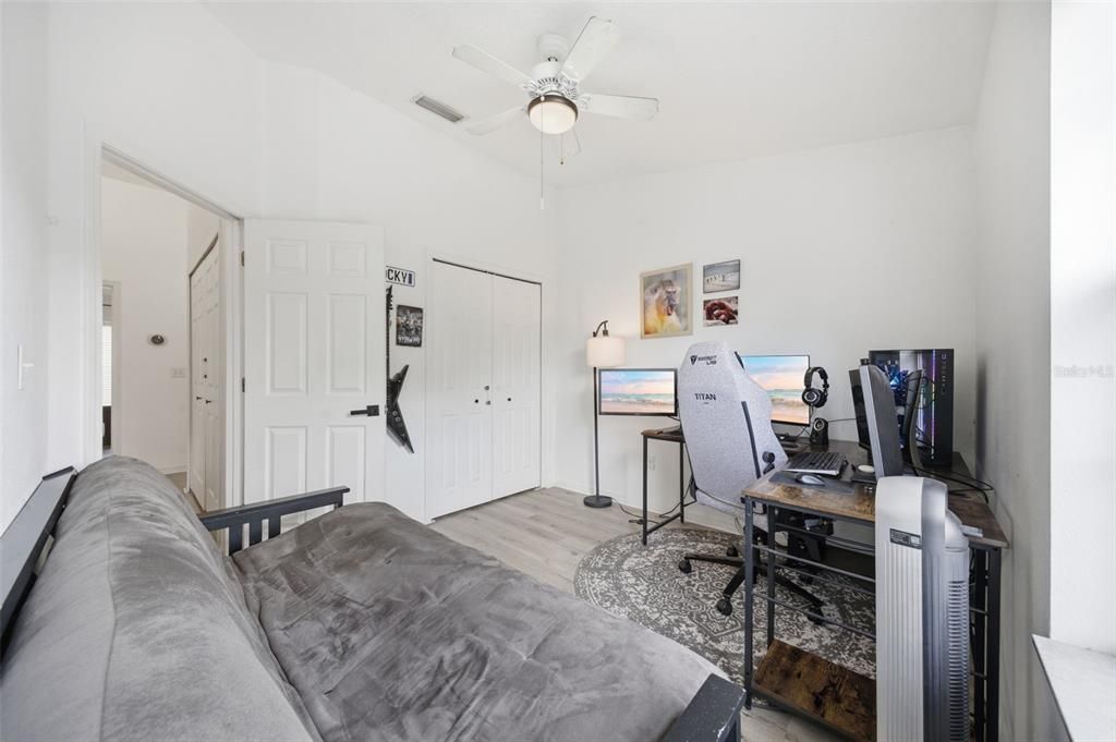 Active With Contract: $240,000 (3 beds, 2 baths, 1387 Square Feet)