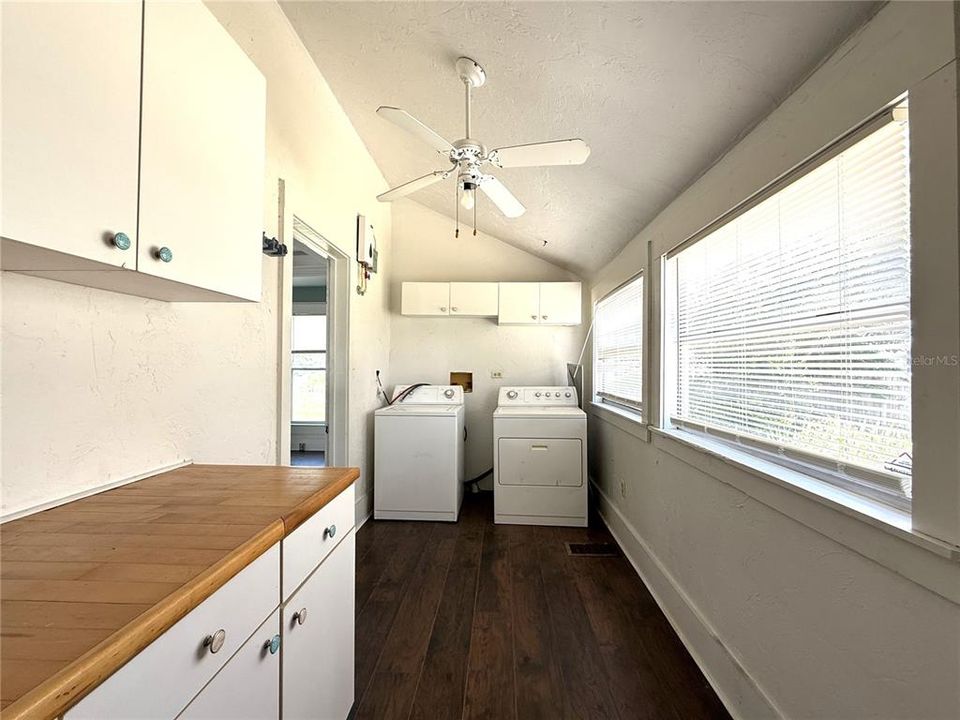На продажу: $169,900 (4 спален, 2 ванн, 1848 Квадратных фут)