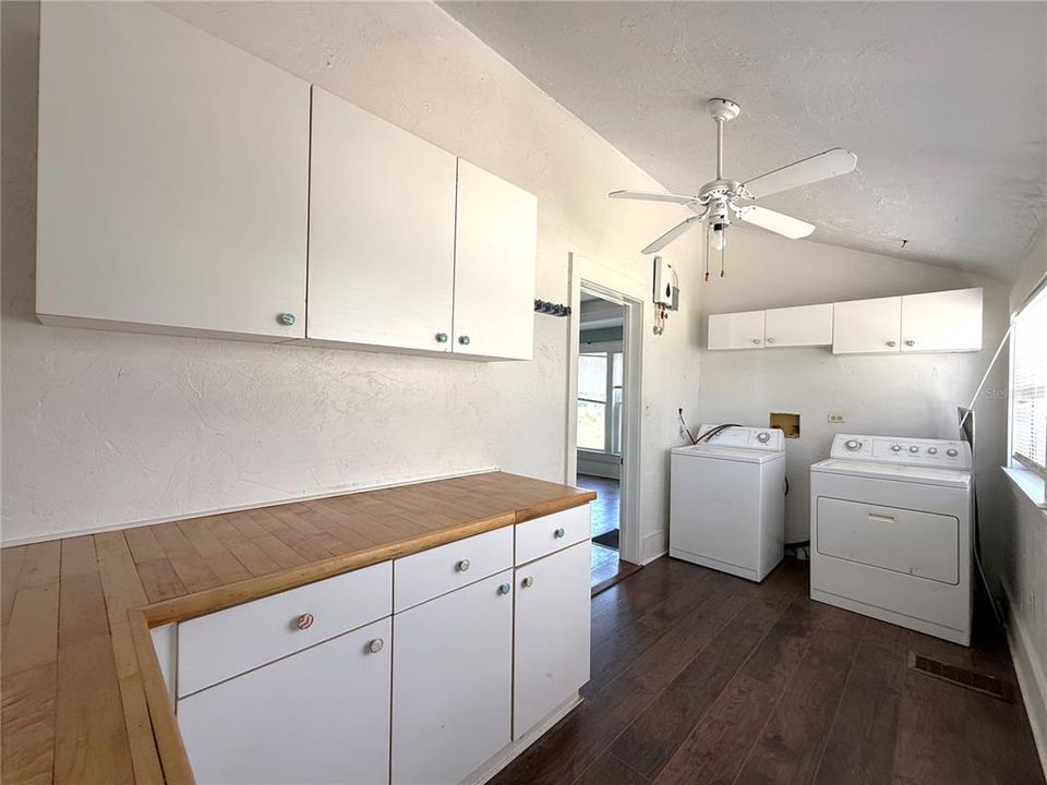 На продажу: $169,900 (4 спален, 2 ванн, 1848 Квадратных фут)