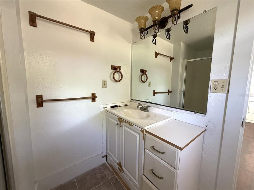 На продажу: $169,900 (4 спален, 2 ванн, 1848 Квадратных фут)