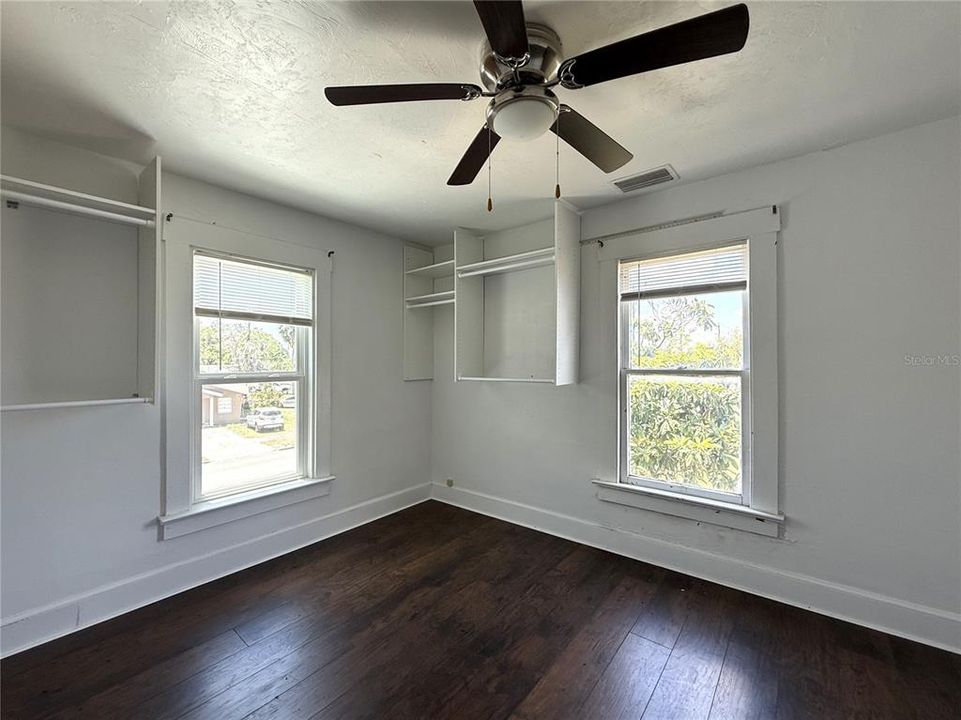 На продажу: $169,900 (4 спален, 2 ванн, 1848 Квадратных фут)