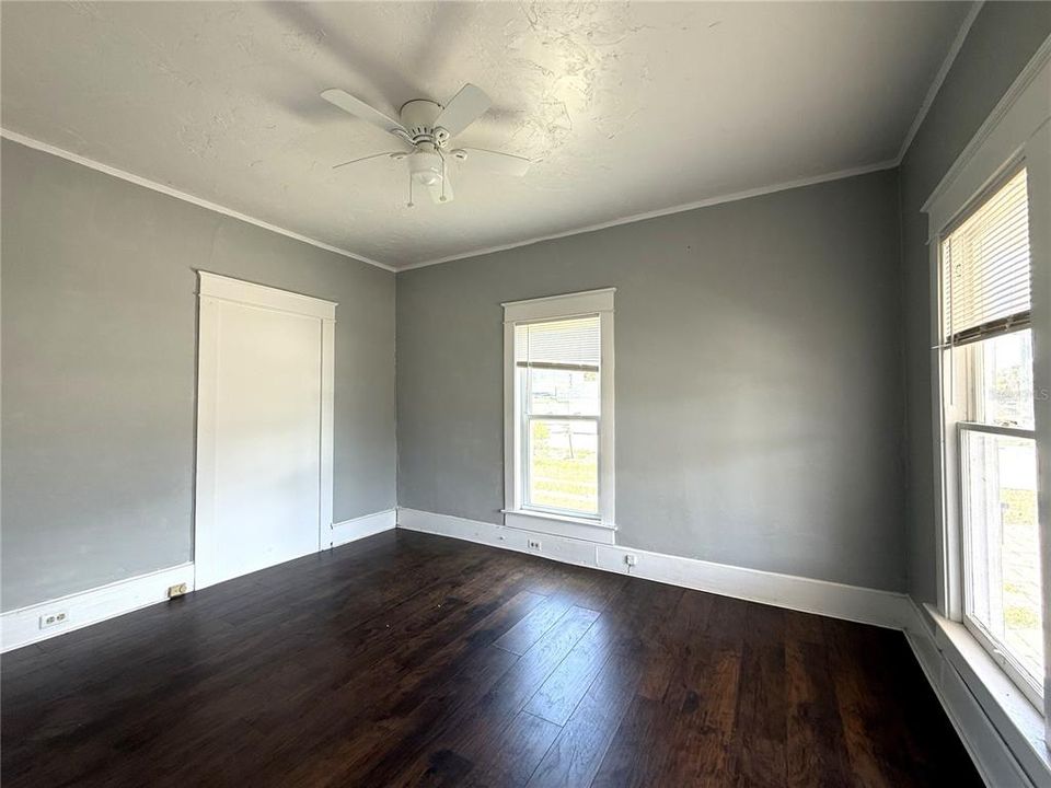На продажу: $169,900 (4 спален, 2 ванн, 1848 Квадратных фут)