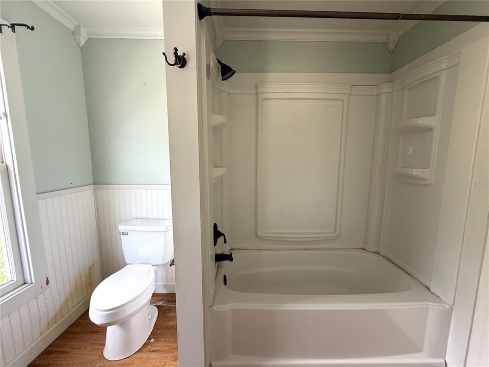 На продажу: $169,900 (4 спален, 2 ванн, 1848 Квадратных фут)