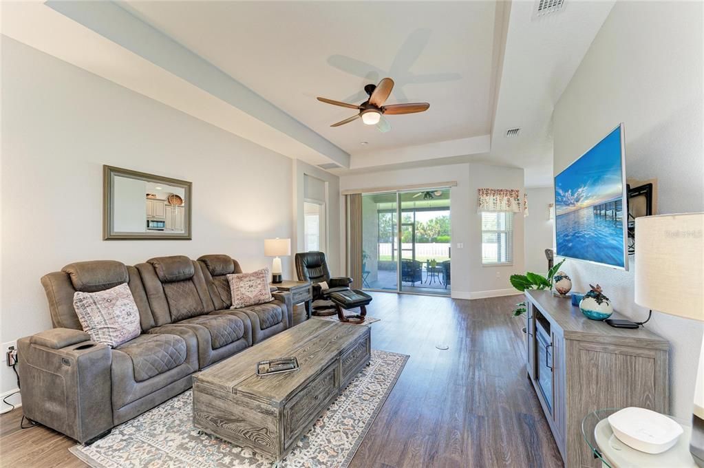 For Sale: $442,500 (3 beds, 2 baths, 1622 Square Feet)