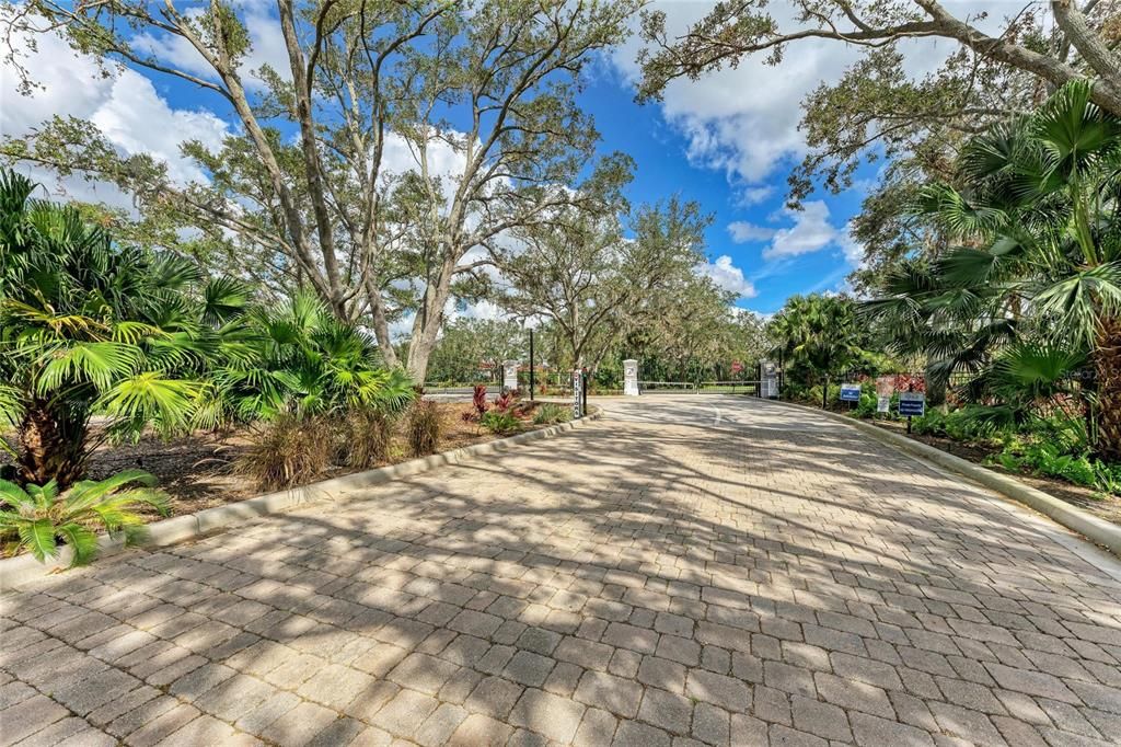For Sale: $442,500 (3 beds, 2 baths, 1622 Square Feet)