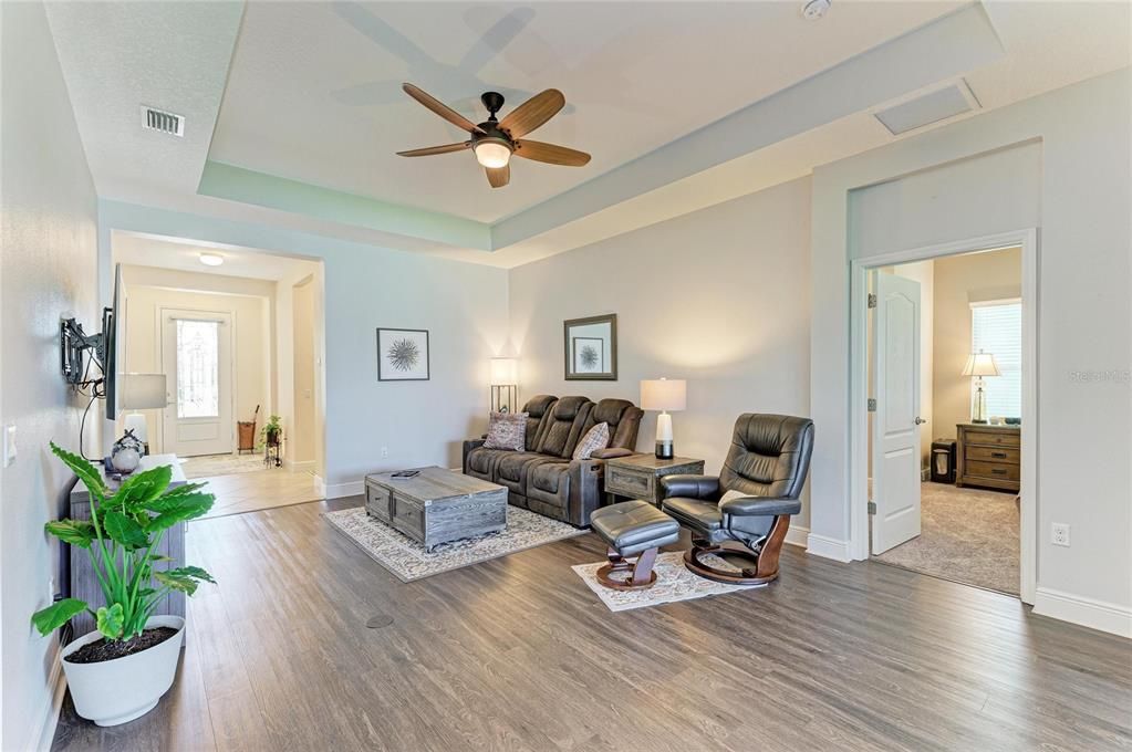 For Sale: $442,500 (3 beds, 2 baths, 1622 Square Feet)