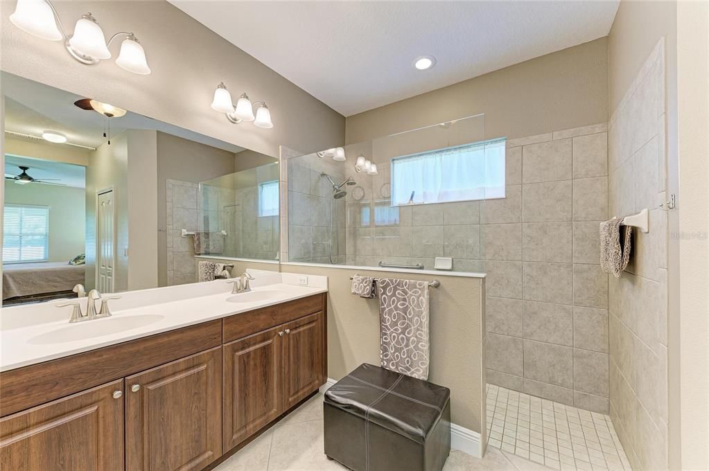 For Sale: $442,500 (3 beds, 2 baths, 1622 Square Feet)