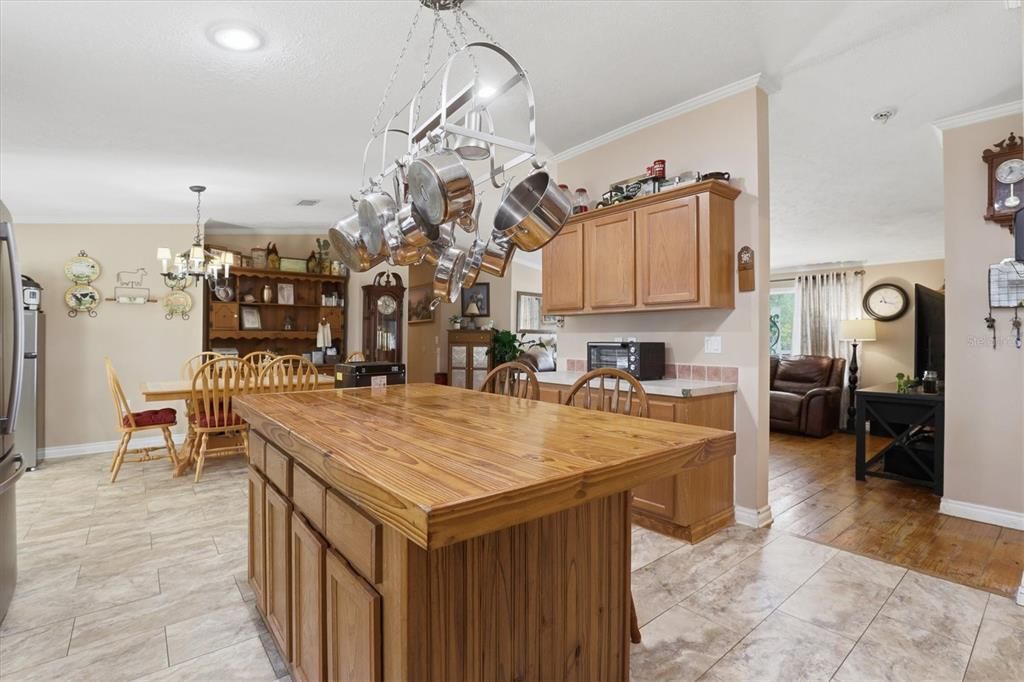 Active With Contract: $325,000 (3 beds, 2 baths, 2280 Square Feet)
